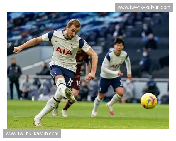 积分榜热刺：从边缘到焦点的蓝白之路